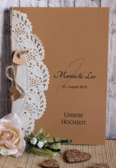 Modell KC-49 aus der Serie „Paper Lace”