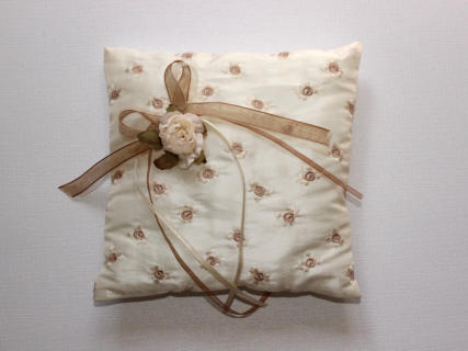 Ringkissen RK8 „Vintage”, Preis 35 €